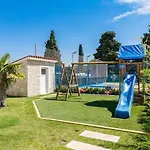 Istrakamen וילה